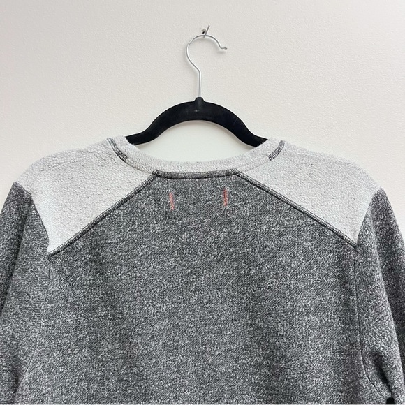 Tommy Bahama Men’s Marlin Grey Fleece Pullover Crewneck Sweater Size Medium - Picture 11 of 11